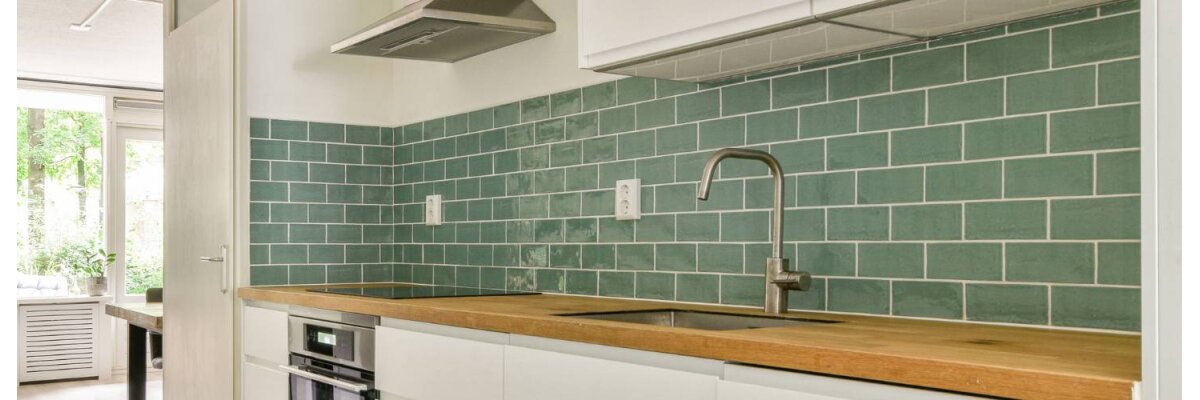 Tapete auf Fliesen: Kann man Fliesen übertapezieren? - Tapete auf Fliesen: Kann man Fliesen übertapezieren?