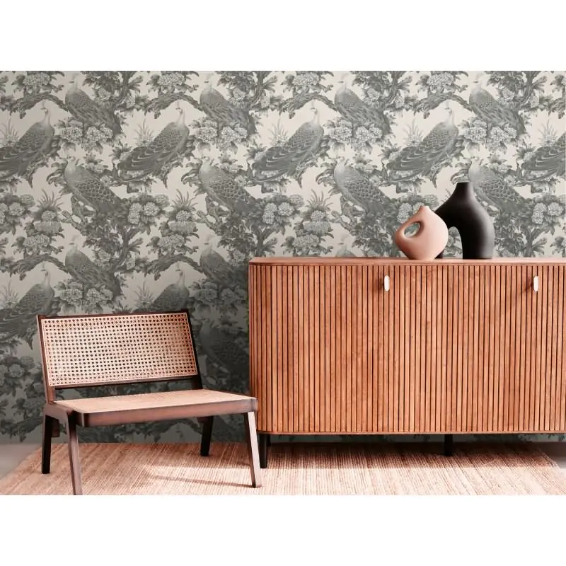 Vliestapete mit Pfauen und Blumen in Schwarz-Weiß auf hellem Hintergrund (KG-175901)