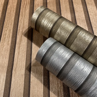 Tapete Holzpaneele mit Metallic-Glanz